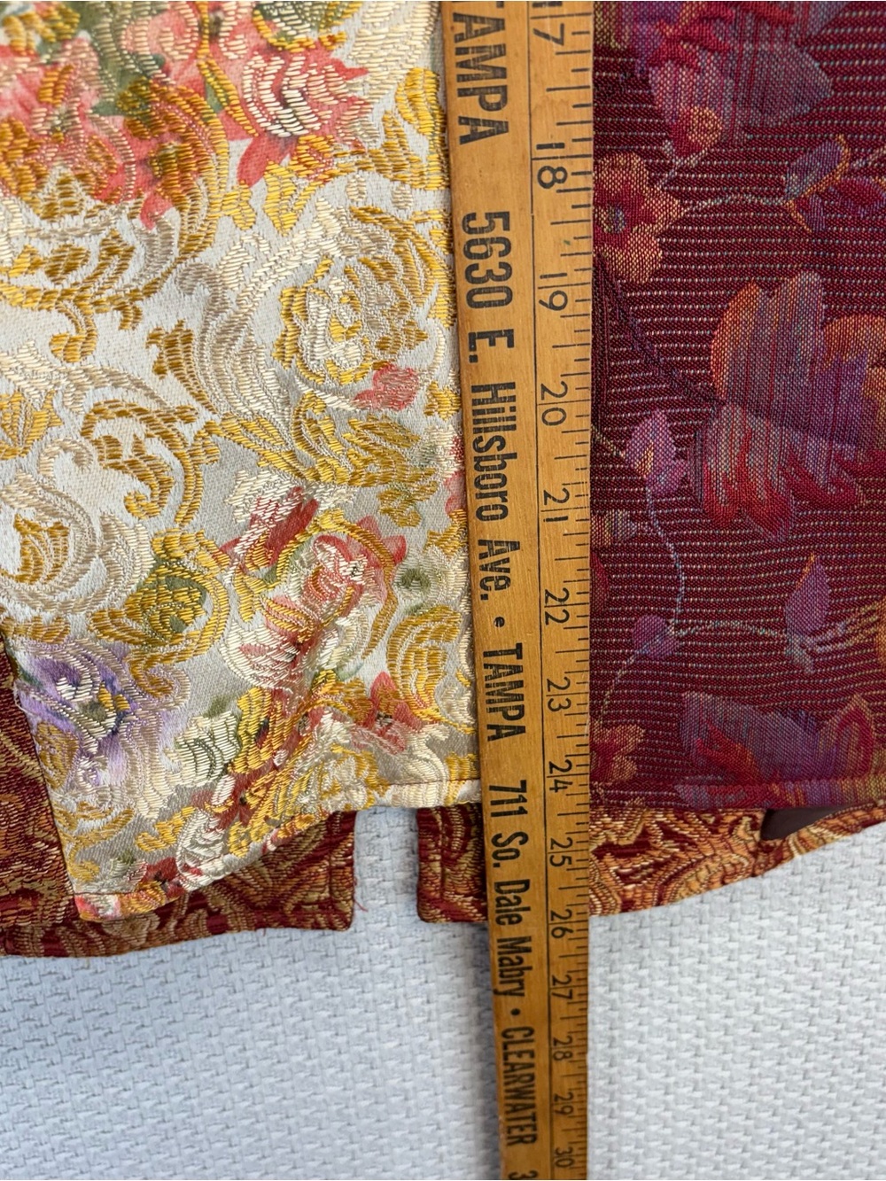Patchwork Vest Burgundy Gold Hook Closure Sz Med Coldwater Creek Boho Artisan - Picture 10 of 10